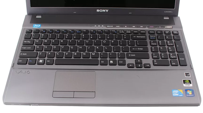 ლეპტოპი Sony VAIO PCG-81114L HD+ 16.4" (i7-740QM/12GB/240GB SSD)